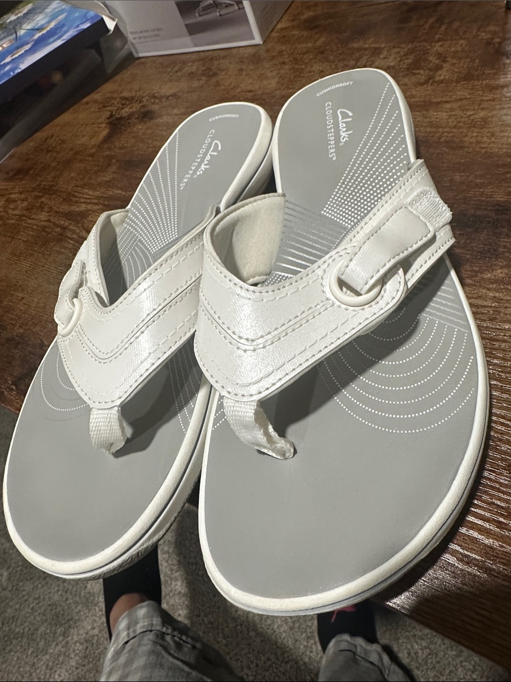 Clarks White and Light Gray Women's Thong Sandals